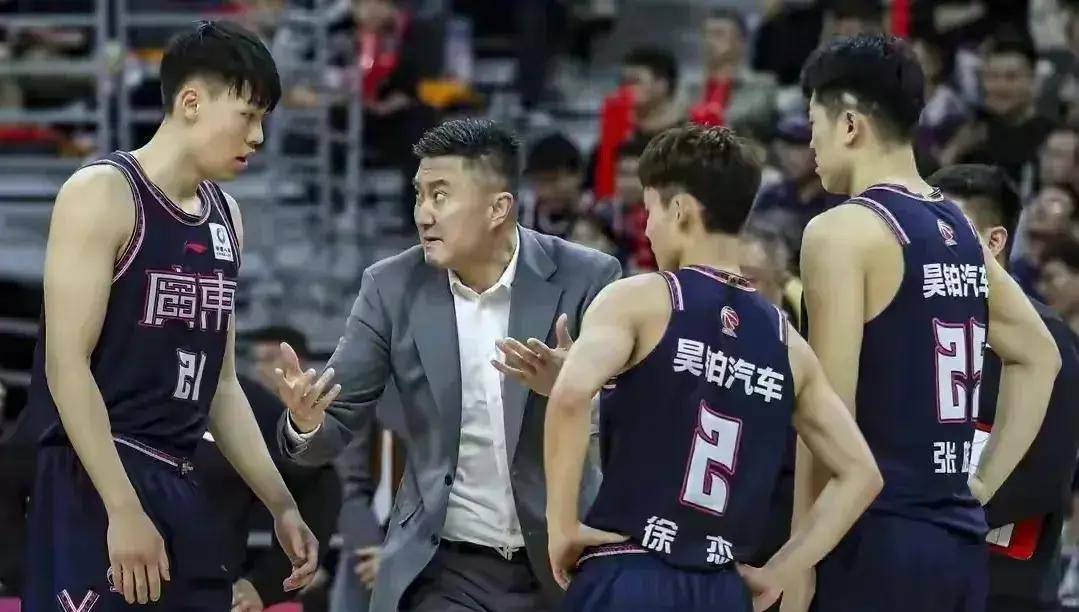 关于Doinb在老鹰比赛中逆转，大胜引发热议！的信息